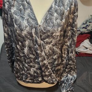 Chic Black and White Feather Pattern Blouse